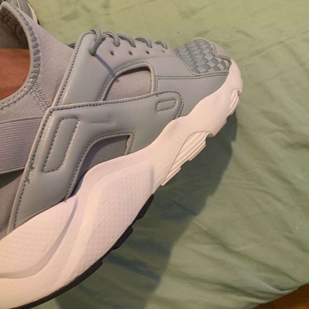 Nike huarache— light pumice very rare shoe 😮 👟